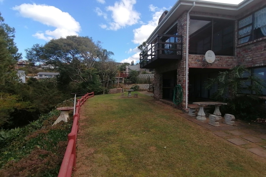 6 Bedroom Property for Sale in Bergsig Western Cape
